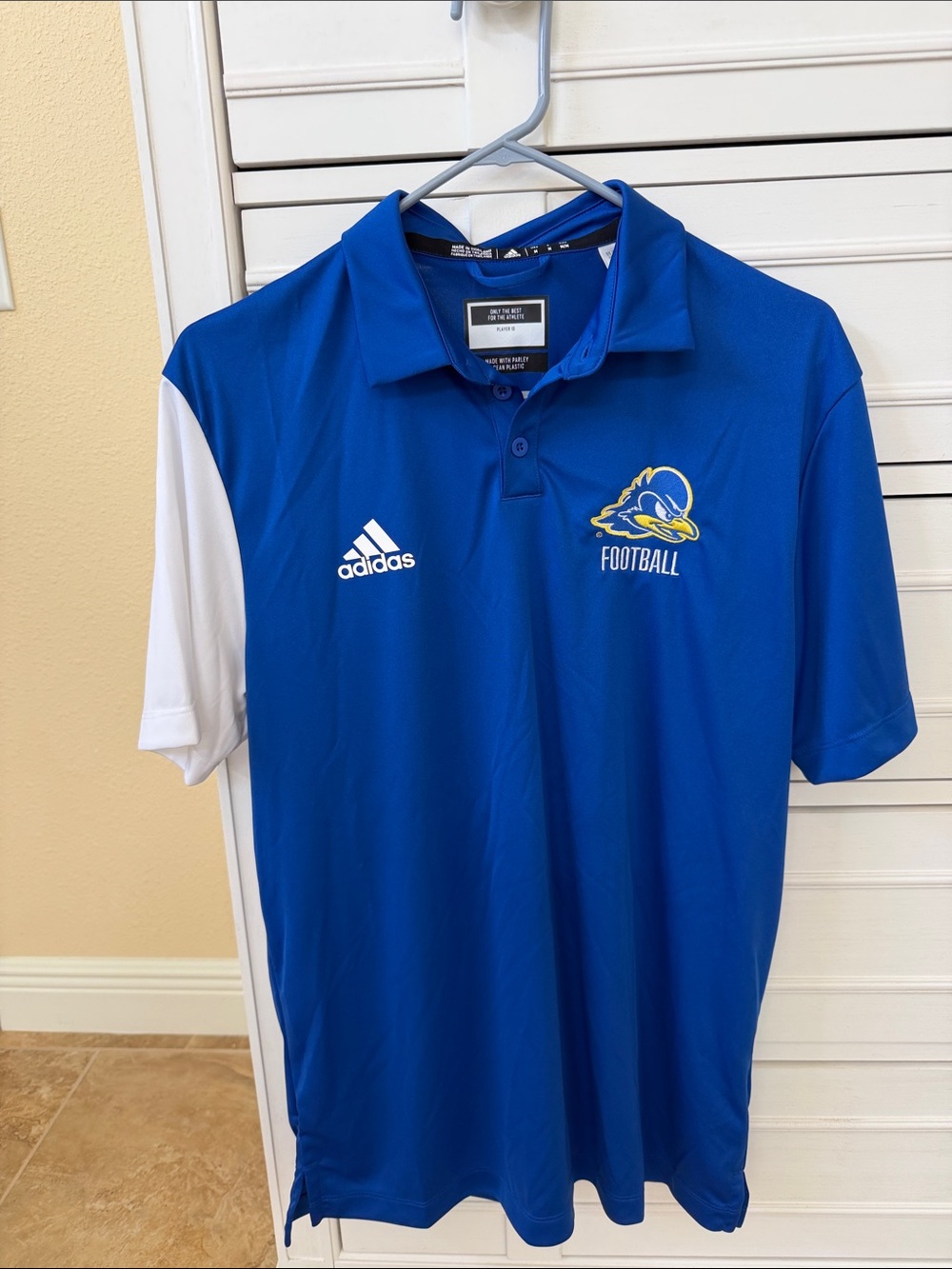 Adidas University of Delaware Blue Hens Polo M Short Sleeve Polo Shirt
